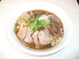 RICE NOODLE SOUP WITH STEW BEEF